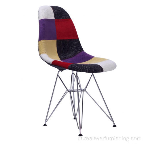 Réplica de cadeira estofada de patchwork Eames dsr